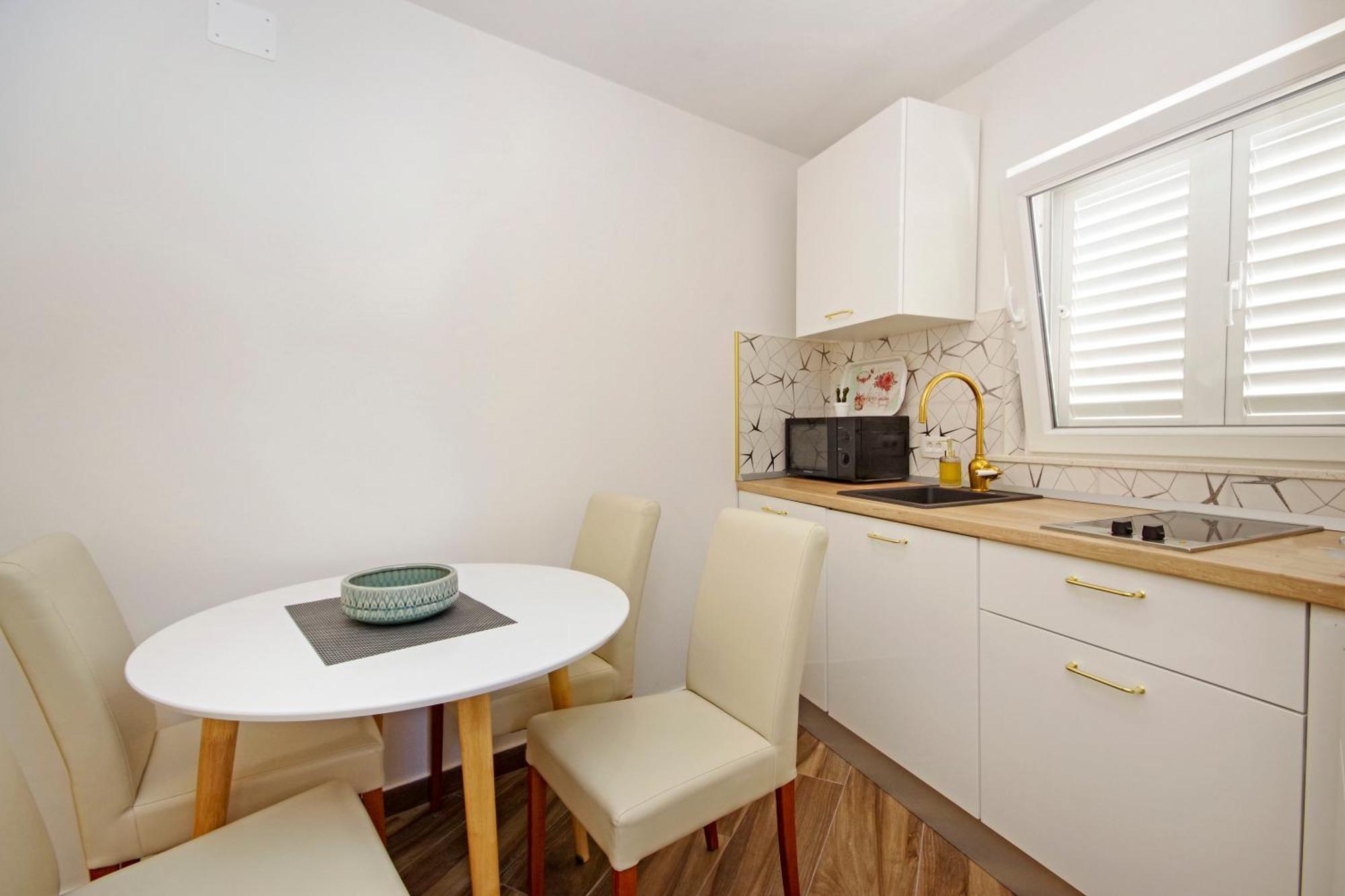 Apartments Roma Baška Voda Екстериор снимка