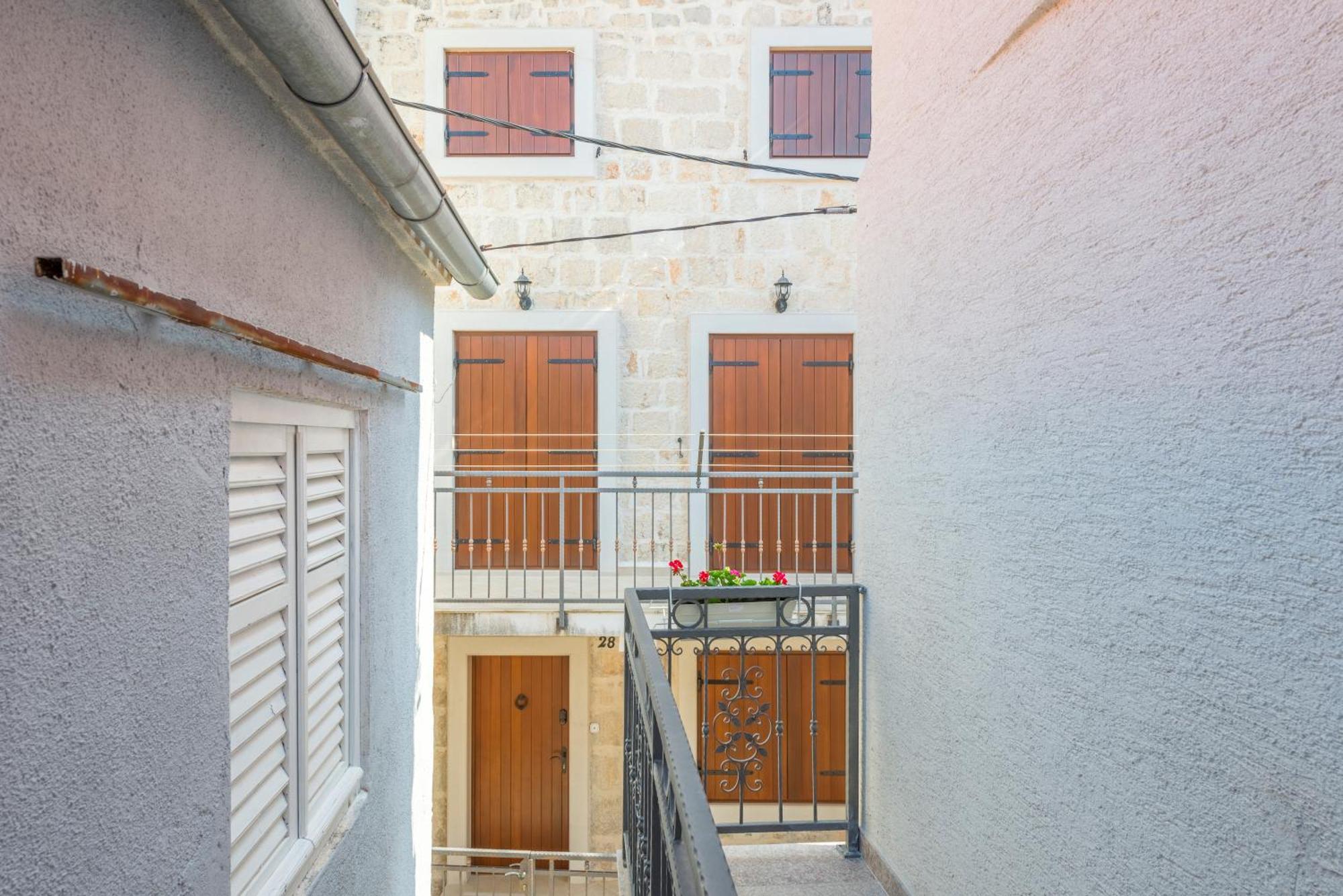 Apartments Roma Baška Voda Екстериор снимка